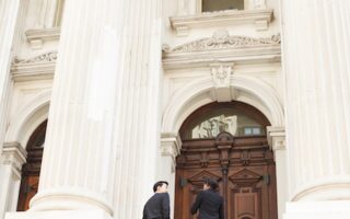 When to Hire a Lawyer